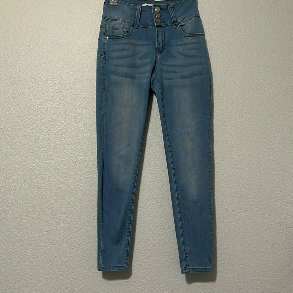 Telepatía women’s jeans in light blue wash